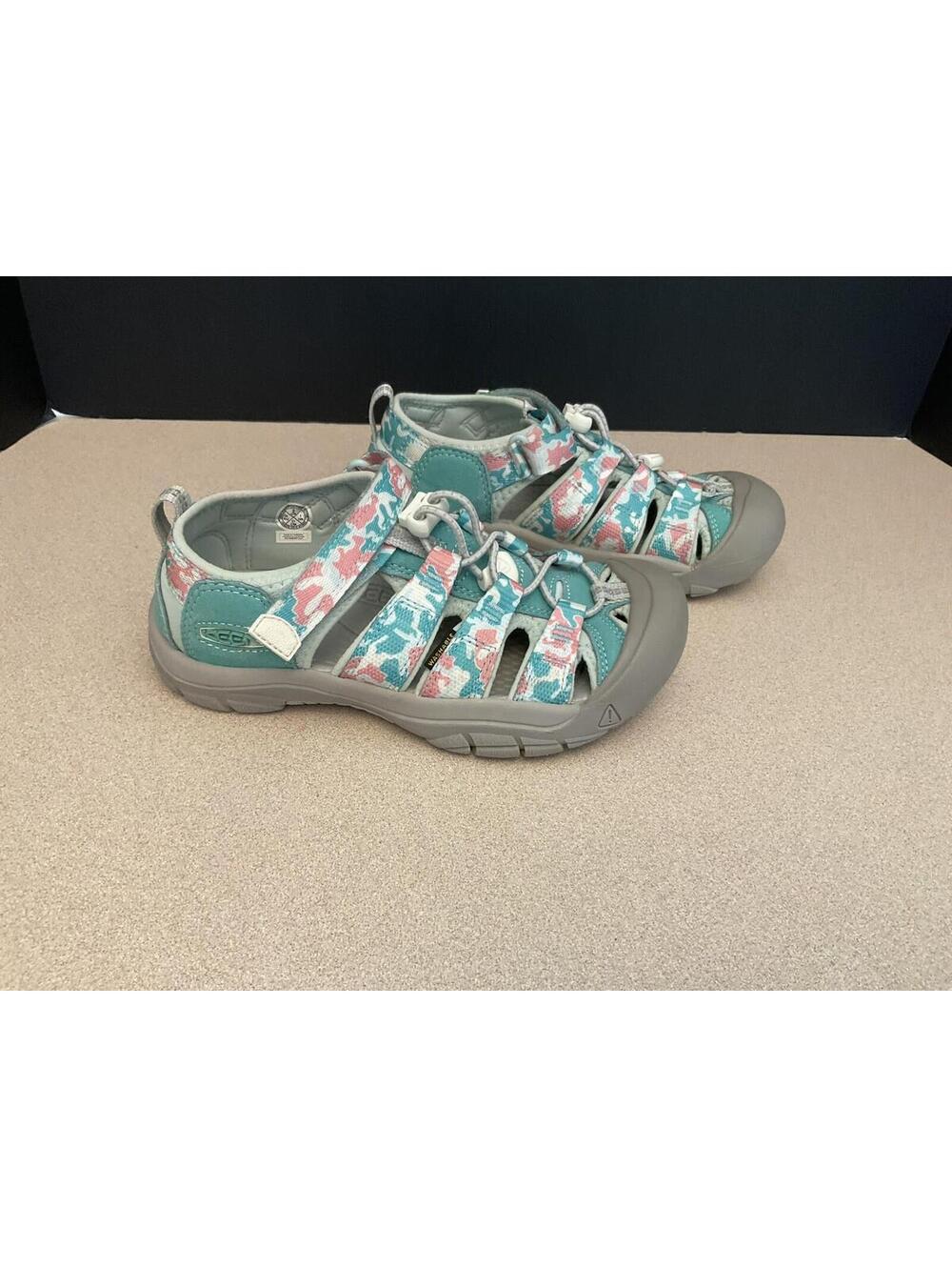 Youth Girls KEEN Newport H2 Camo/Pink Icing Waterproof Sandals. Size 2Y. Nice!